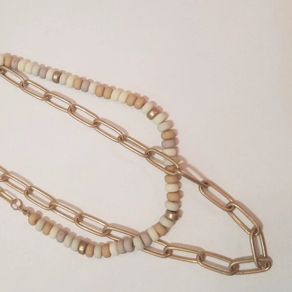 Double layer necklace with ivory beads and paper clip chain - Picture 2 of 3